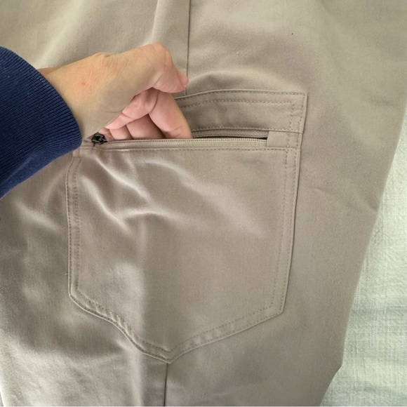 FIGS High Waisted Zamora Jogger Scrub Pants Tan Nude Boulder Size Medium - Picture 12 of 12